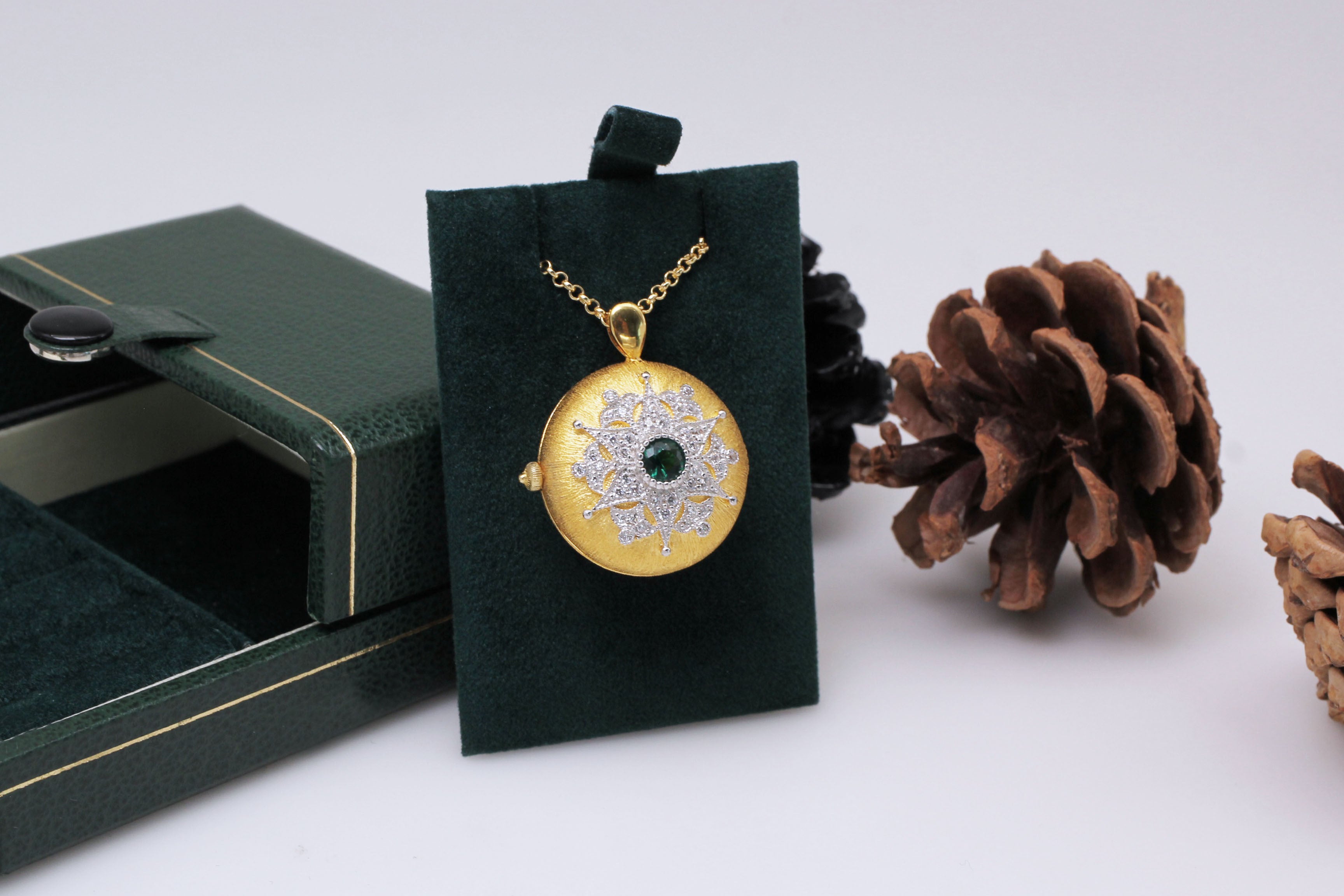 925 Silver Green Gold Snowflake Photo Clip Necklace